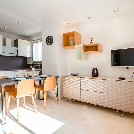 Apartment 2-bedroom In Grand Cannes